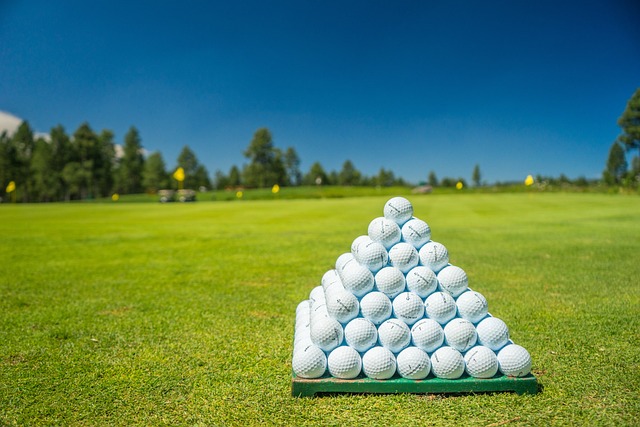 golf cart,golf,golfing