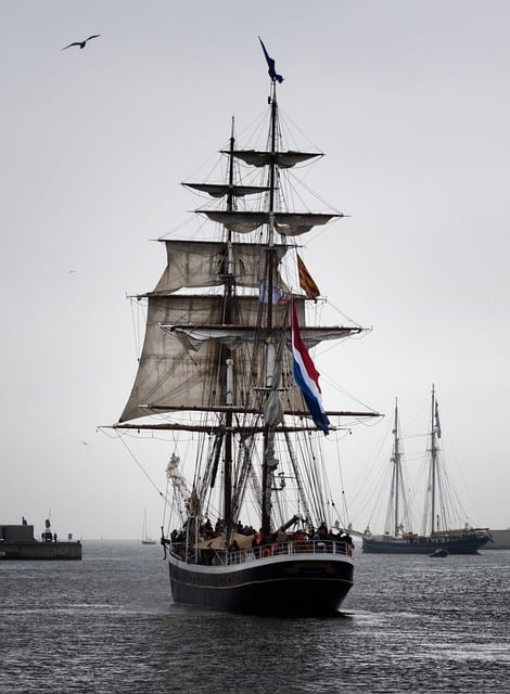 boat,boats,sailboat,jetski,ship,yacht