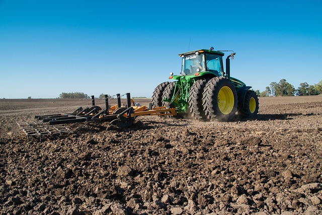 tractor,farm vehicles,farming