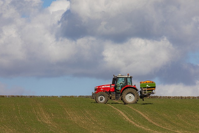 tractor,farm vehicles,farming