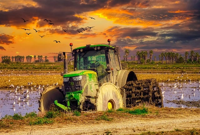 tractor,farm vehicles,farming