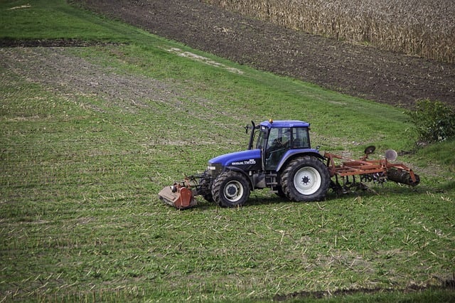 tractor,farm vehicles,farming
