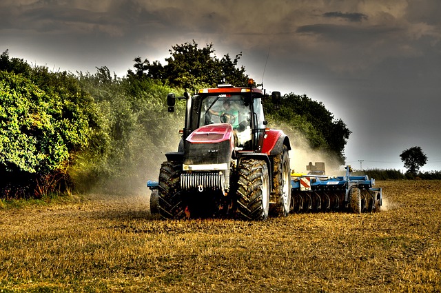 tractor,farm vehicles,farming