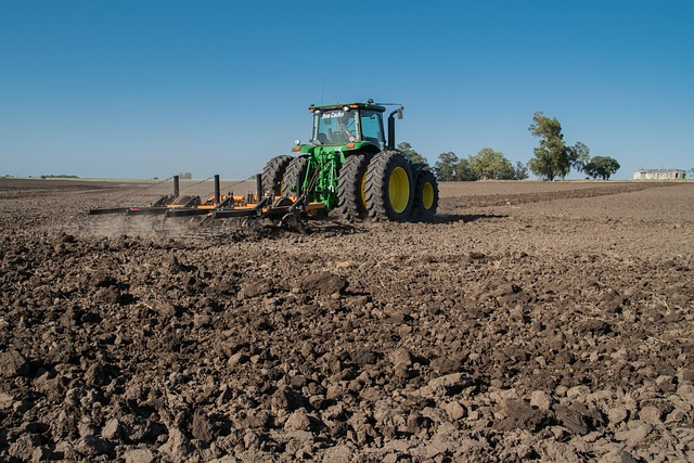tractor,farm vehicles,farming