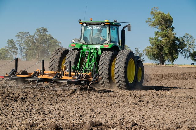 tractor,farm vehicles,farming
