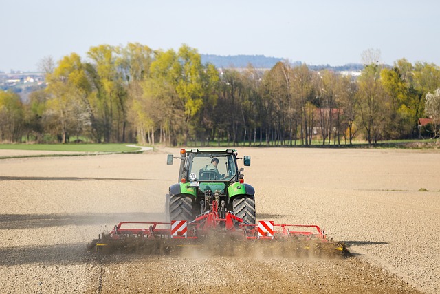 tractor,farm vehicles,farming