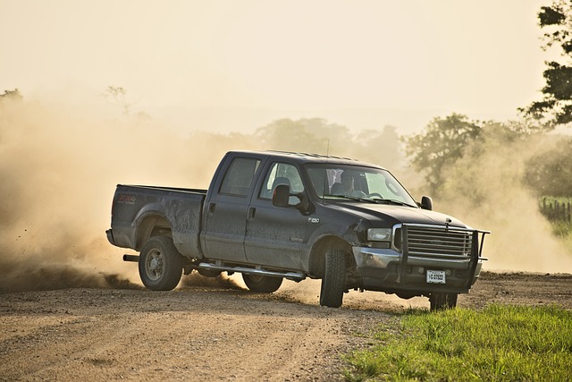 truck,trucks,pickup truck