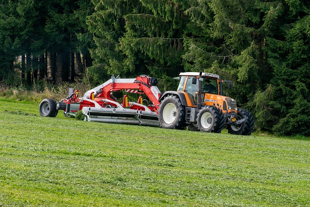 tractor,farm vehicles,farming