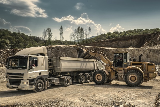 truck,trucks,pickup truck