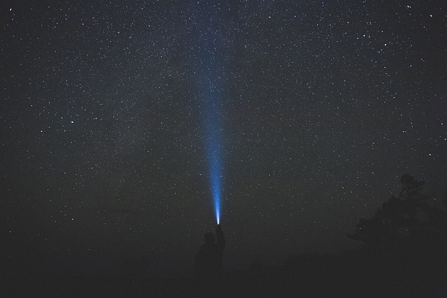 flashlight-camping-outdoors-640x480-10122013.jpeg