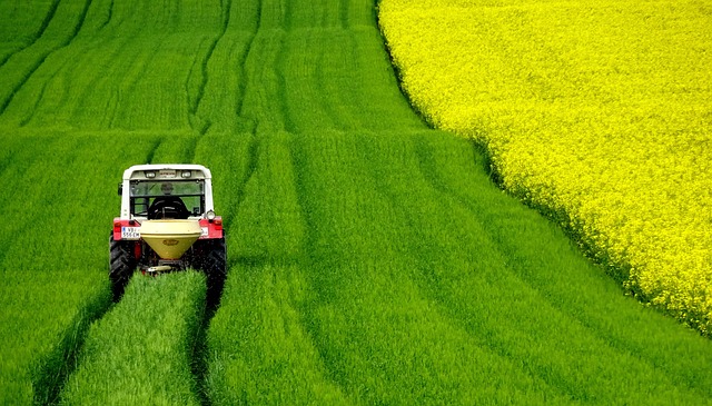 tractorfarm-vehiclesfarming-640x480-43277371.jpeg