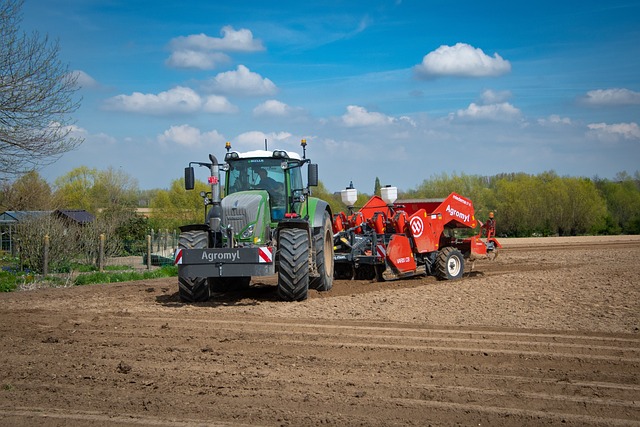 tractor,farm vehicles,farming