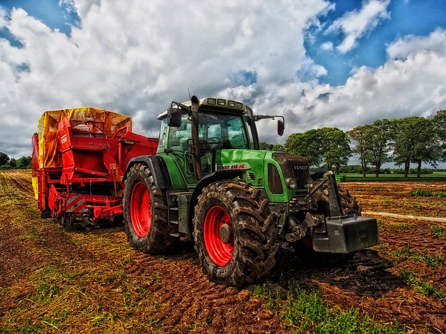 tractor,farm vehicles,farming