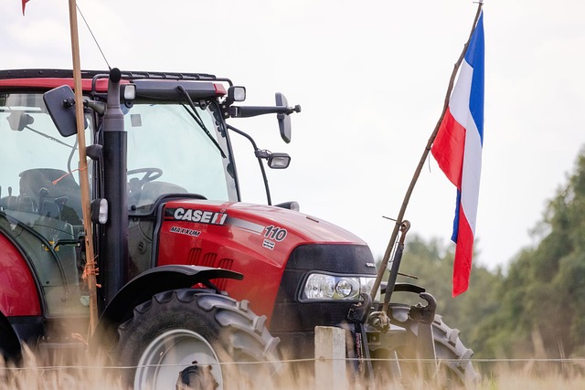 tractor,farm vehicles,farming