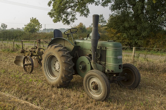 tractor,farm vehicles,farming