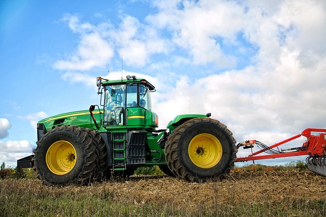 tractor,farm vehicles,farming