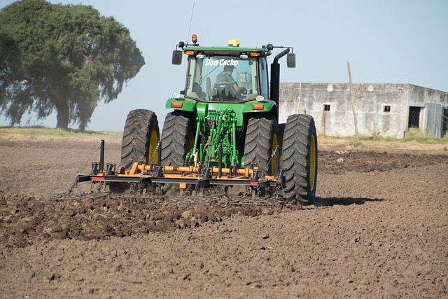 tractor,farm vehicles,farming