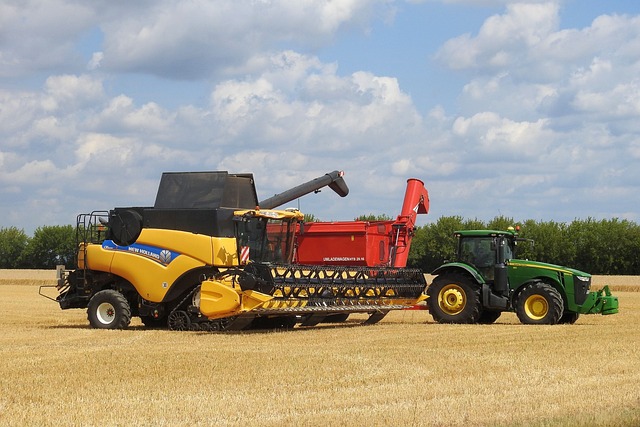 tractor,farm vehicles,farming