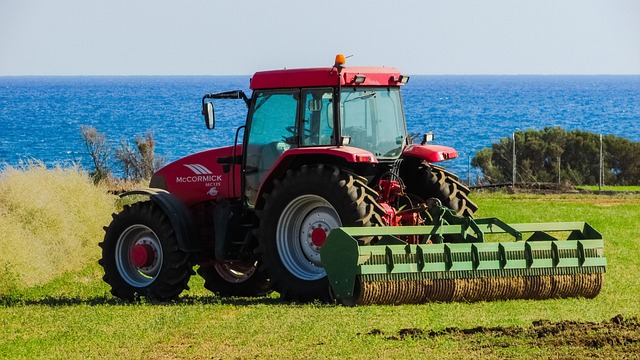 tractor,farm vehicles,farming