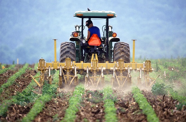 tractor,farm vehicles,farming