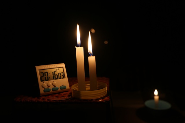 power-outage-flashlight-flashlights-640x480-92386597.jpeg